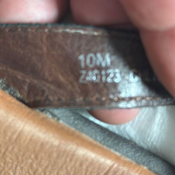 Born BOC Alisha Brown Faux Leather Strappy Thong Sandals Sz 10 - Picture 5 of 6